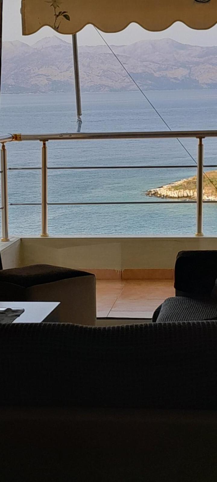 Cozy Sea Apartment Sarande Bagian luar foto