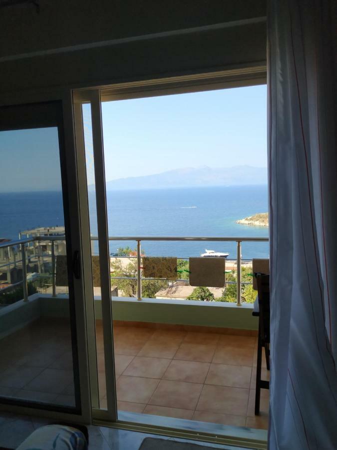 Cozy Sea Apartment Sarande Bagian luar foto