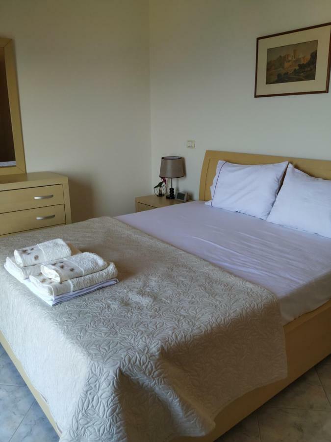 Cozy Sea Apartment Sarande Bagian luar foto