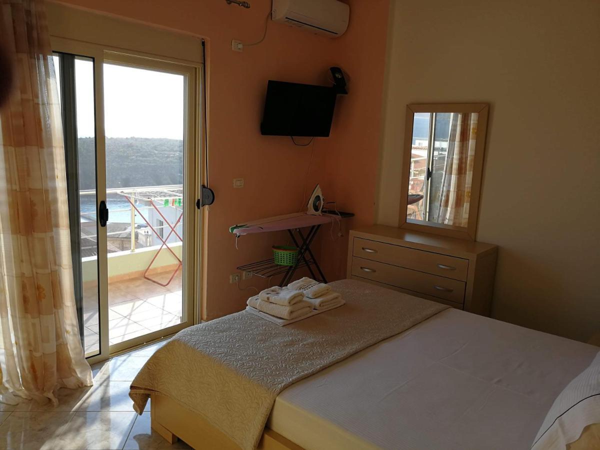 Cozy Sea Apartment Sarande Bagian luar foto